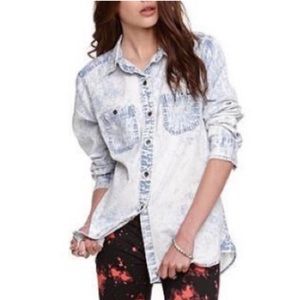 Bullhead Denim Co Bleached Chambray Button Down